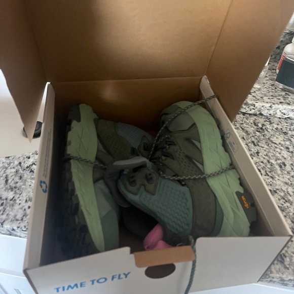 Hoka hiking boot/shoe - Picture 2 of 3